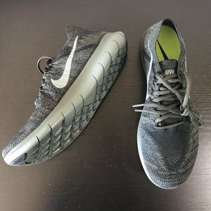 Men’s Nike • Free RN Flyknit 2017 Size 11